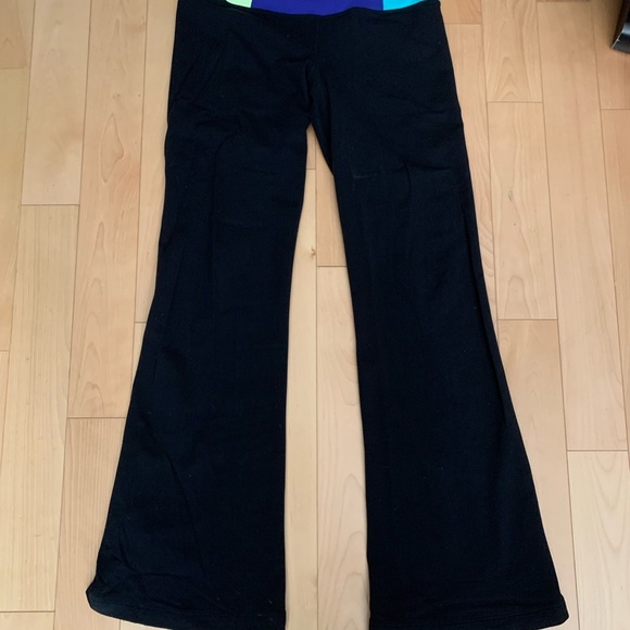 13 Lululemon Pieces!! Closet clear out! - Picture 4 of 13